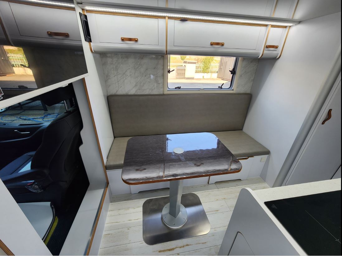 거실 출입문에서 촬영.JPG